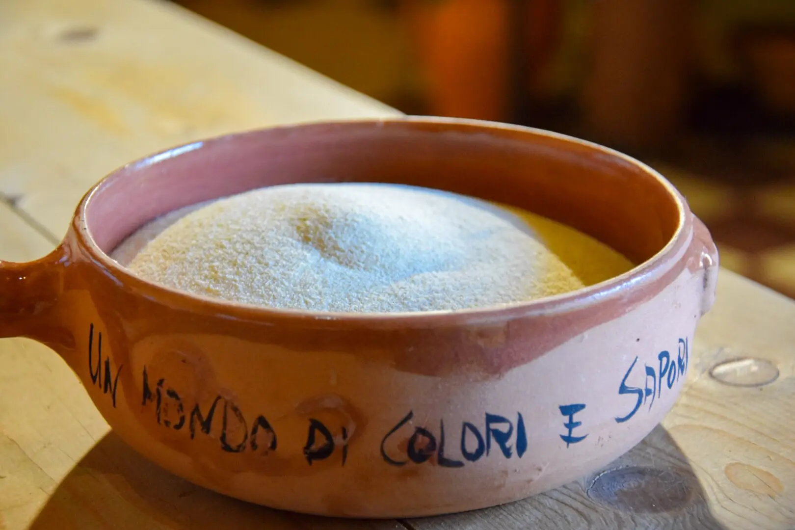La sacralità del pane in Sardegna: preparazione de su pani pintau - immagine 17