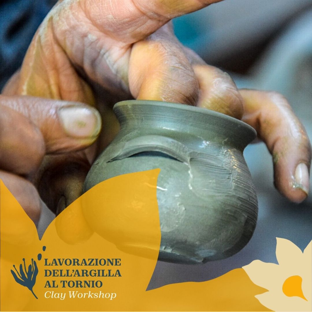 Lavorazione dell’argilla al tornio - immagine 2
