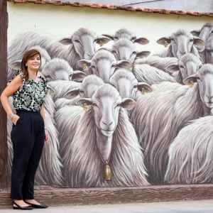 Trekking urbano, street art e degustazione nelle botteghe del gusto