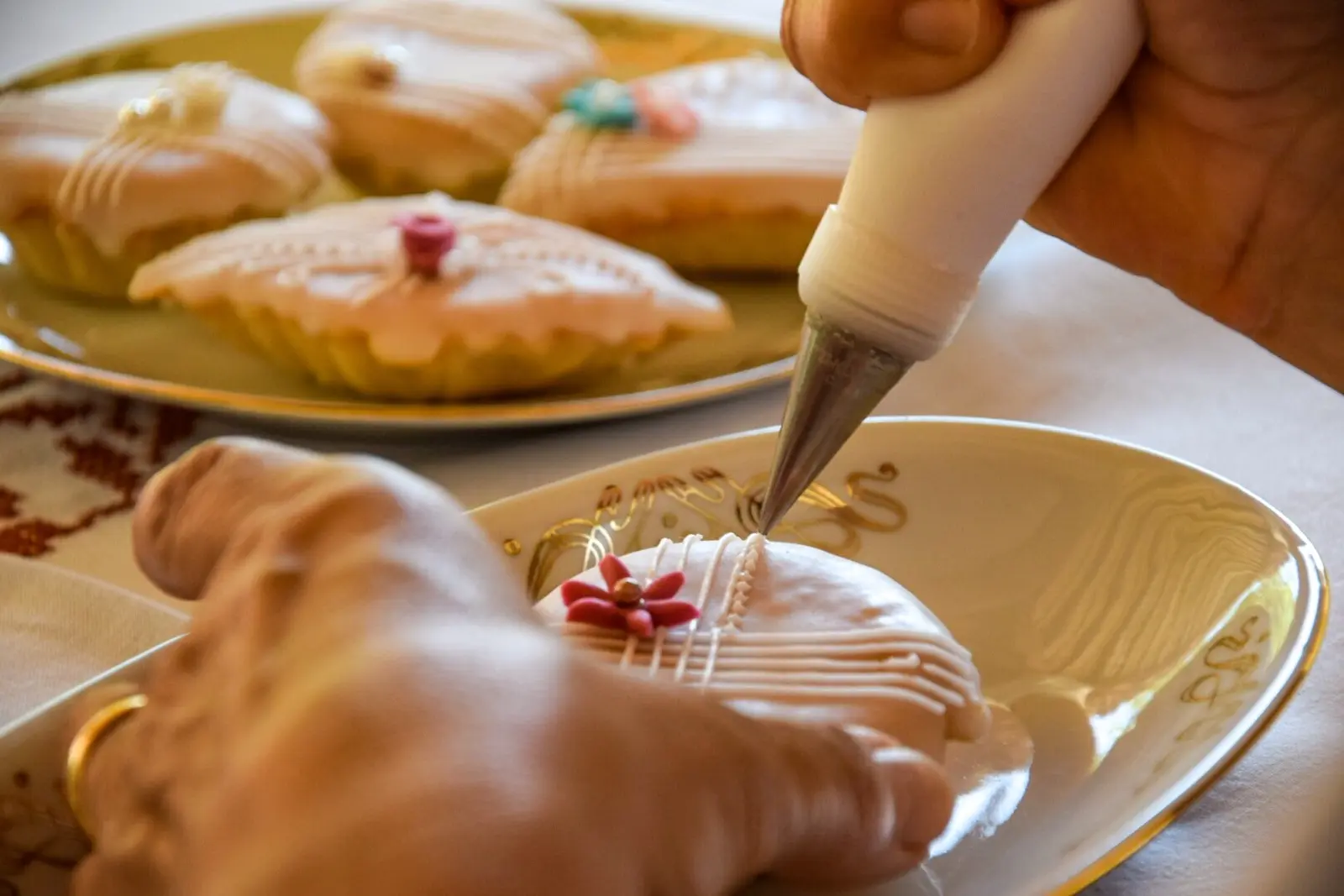 Decorazione dolci sardi di mandorle: is pastissus tra profumi e sapori da tramandare - immagine 7