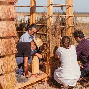 L'Arte di costruire le antiche capanne in falasco del Sinis