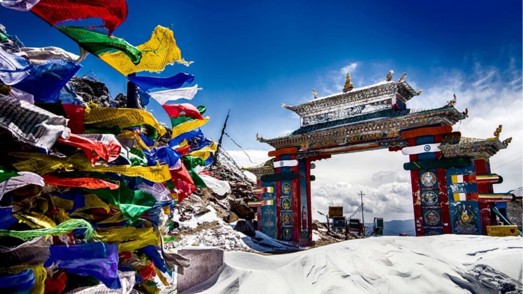 Bandiere Di Preghiera Tibetane 20 Pezzi Lunghezza 7 Metri - Colorate Con Mantra Per Altare E Decorazione Esterna - 5