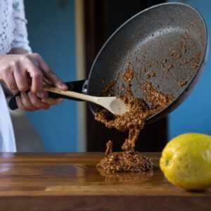 Preparazione gateau alle mandorle