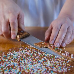 Preparazione gateau alle mandorle