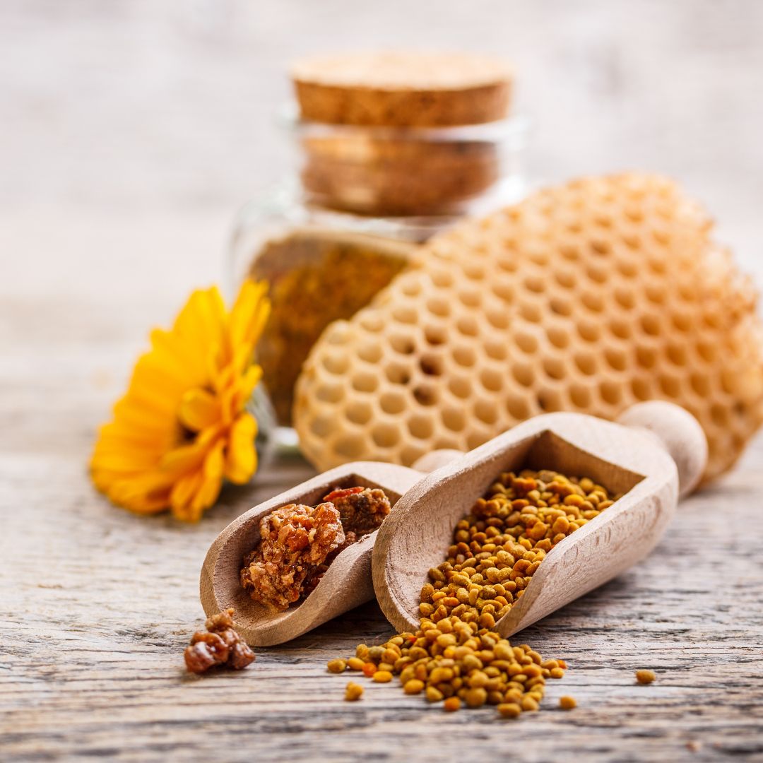 Laboratorio di cosmesi naturale: preparazione di unguenti naturali al miele