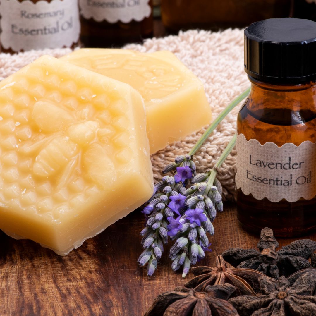 Laboratorio di cosmesi naturale: preparazione di unguenti naturali al miele