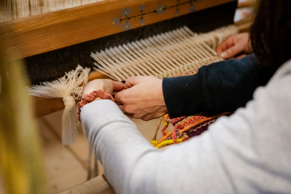 Il Dono della Tessitura: il filo dell'arte e della vita