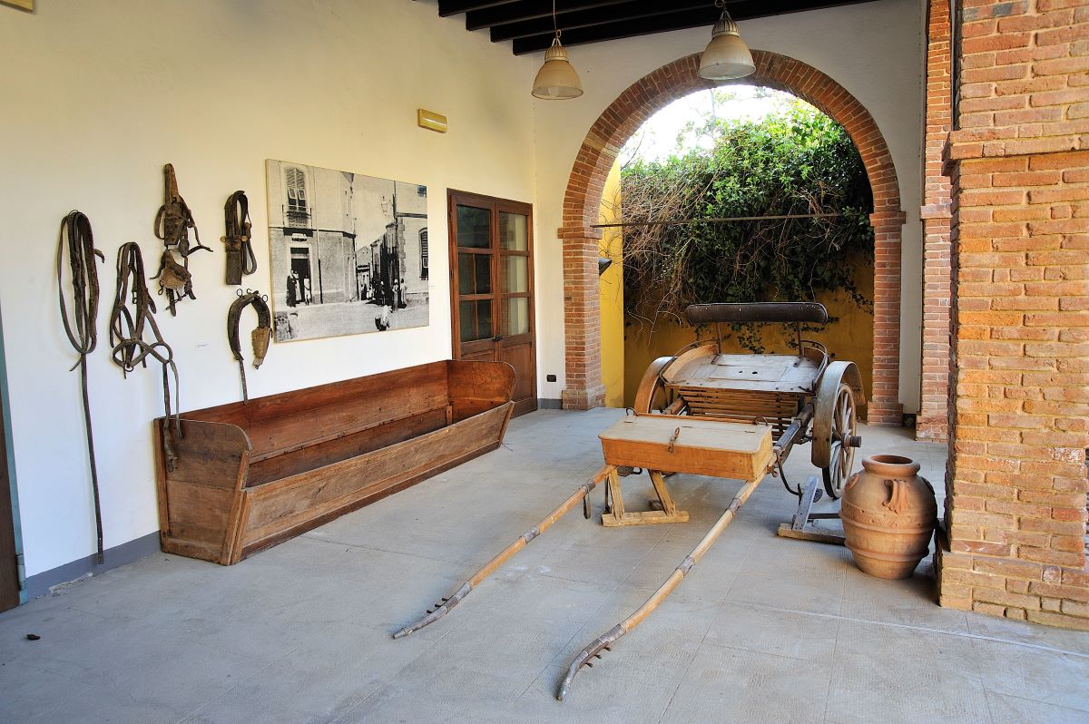 Cibo e memorie: passeggiata nel paese d'ombre di Giuseppe Dessì