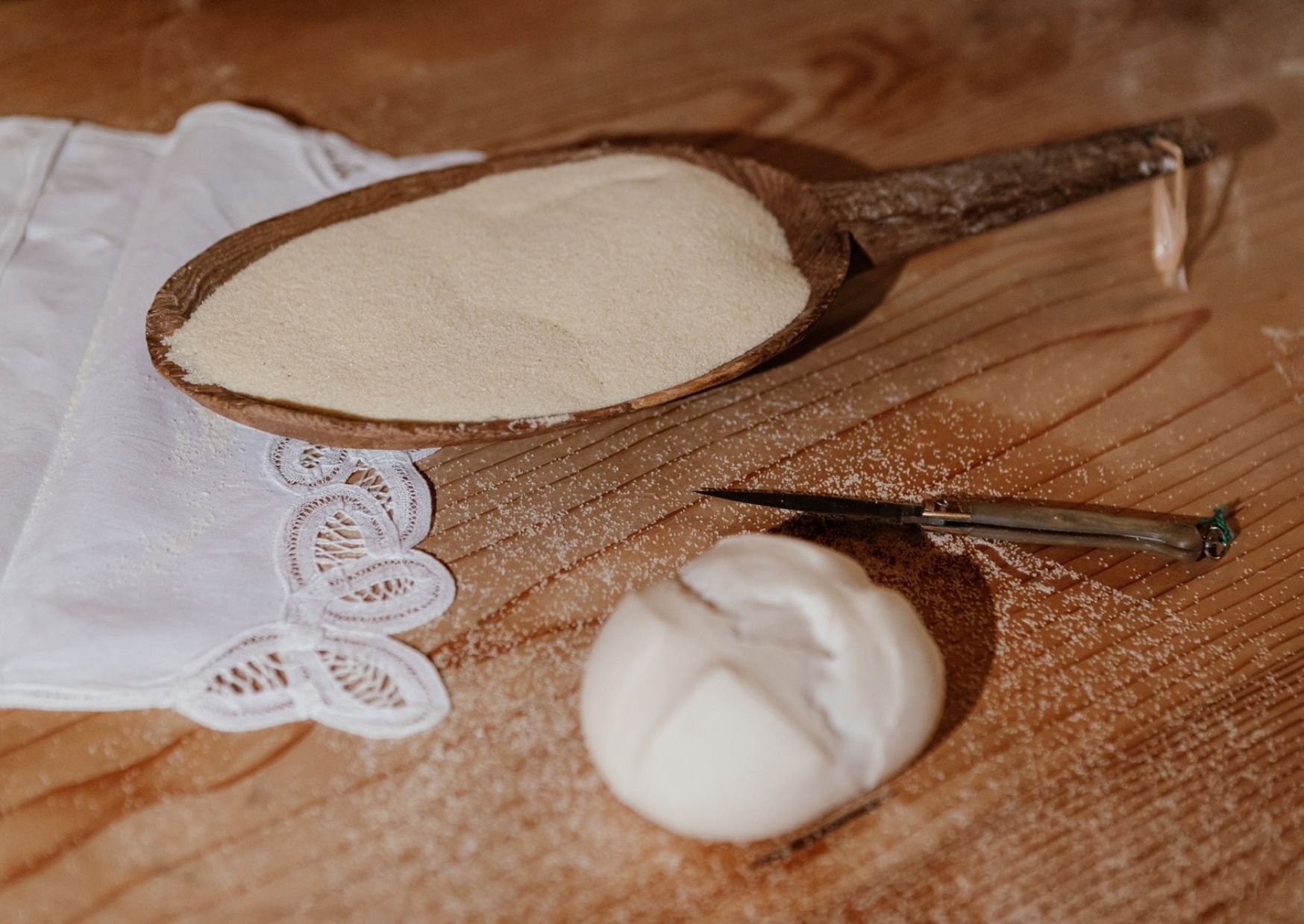 Mani in pasta: realizziamo una bambola di pane - immagine 8