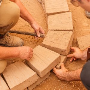 Come costruire un forno in terra cruda