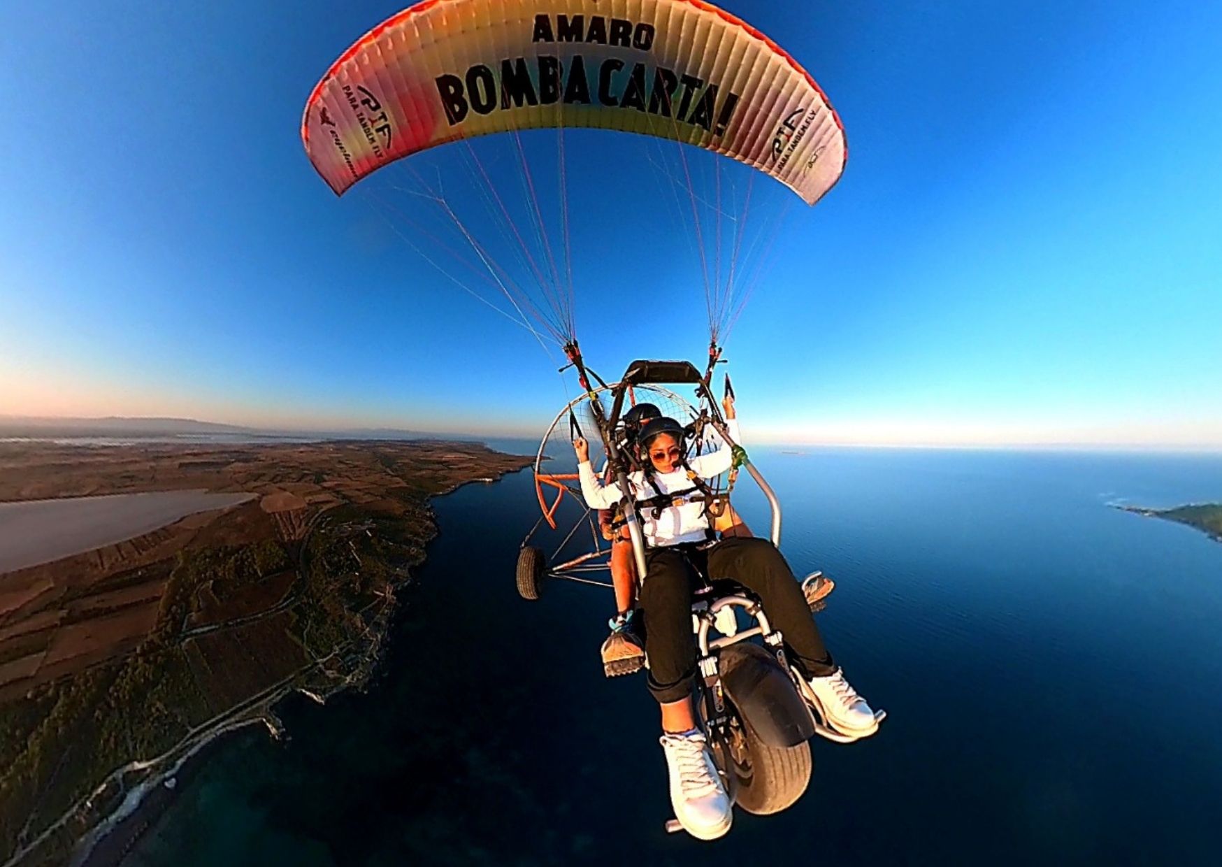Volo al tramonto in paramotore nel Sinis - sabato - immagine 6